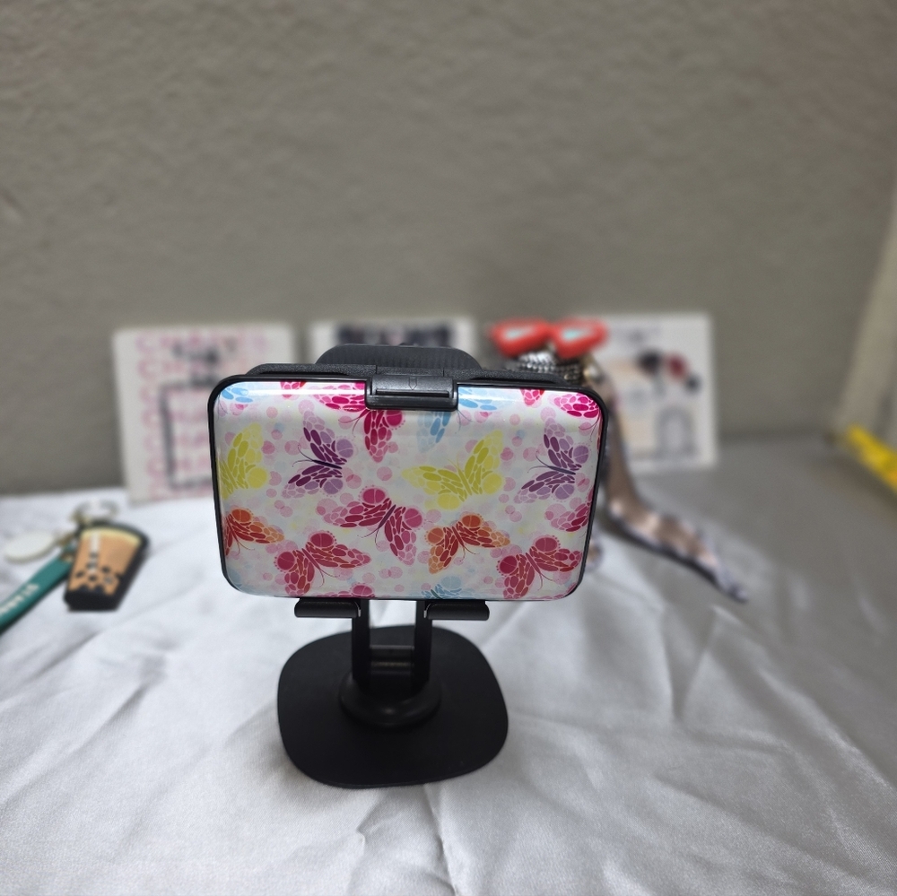Colorful Butterfly Patterned Case - Picture 4 of 5